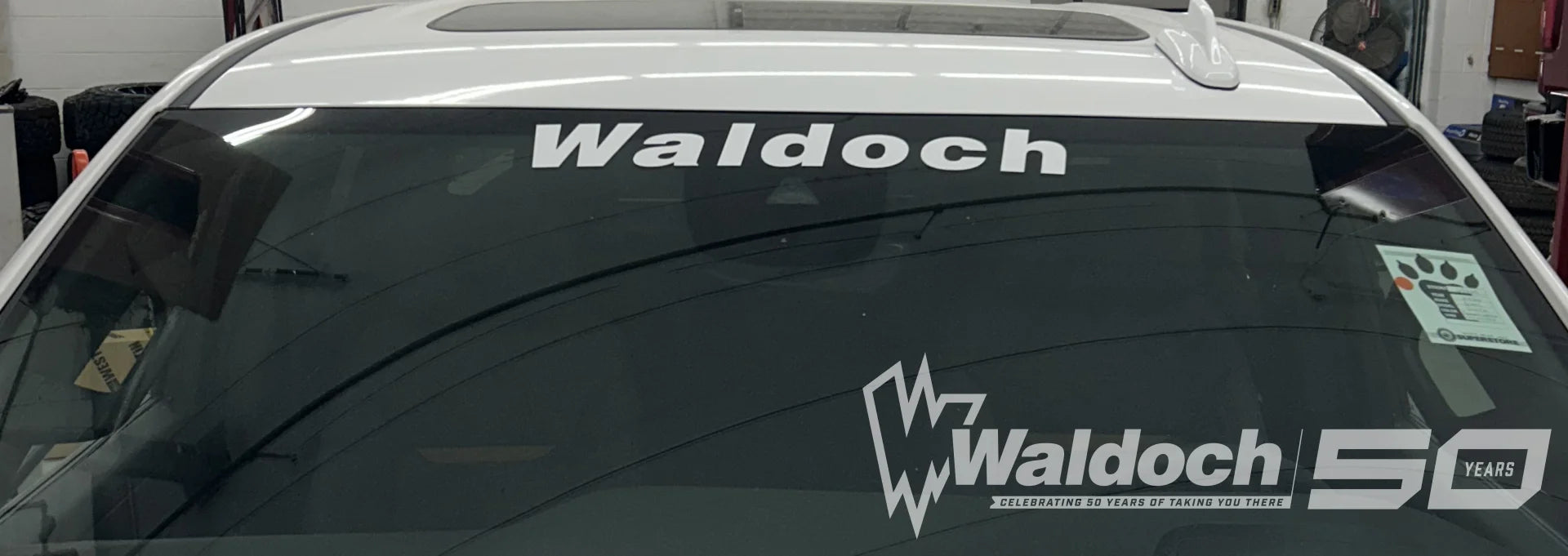 WALDOCH WINDSHEILD LOGO- (WHITE)