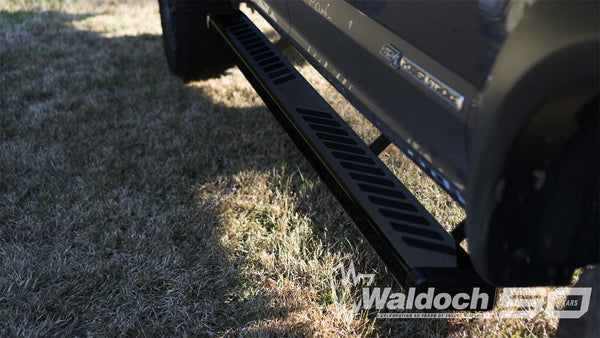 CHEVY Lund Black Summit Ridge 2.0 Running Boards