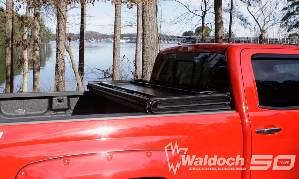LUND HARD FOLD TONNEAU COVER FORD F350 8'