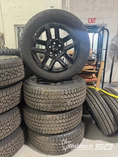 OEM 2025 Chevrolet 1500 Truck Wheel and Tire: OEM.CHEVY-1500-2025-WT