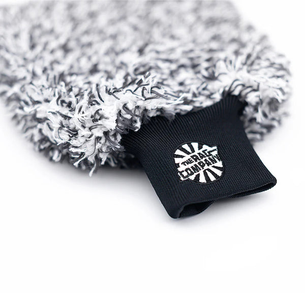 THE CYCLONE ULTRA WASH MITT - 8"X9" BLACK - 70% Polyester / 30% Polyamide - Interior Liner: 70% Polyester / 30% Polyamide "Gauntlet" Microfiber (Patented)